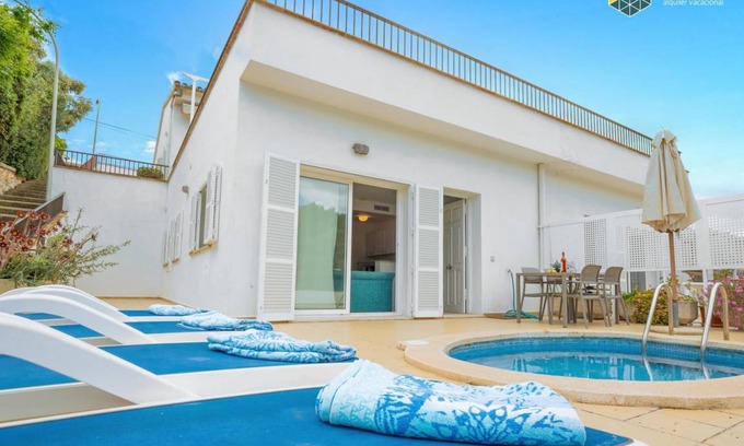 Cala Anguila-Cala Mendia Apartment | 70 m² Apartment ∙ 2 bedrooms ∙ 4 guests