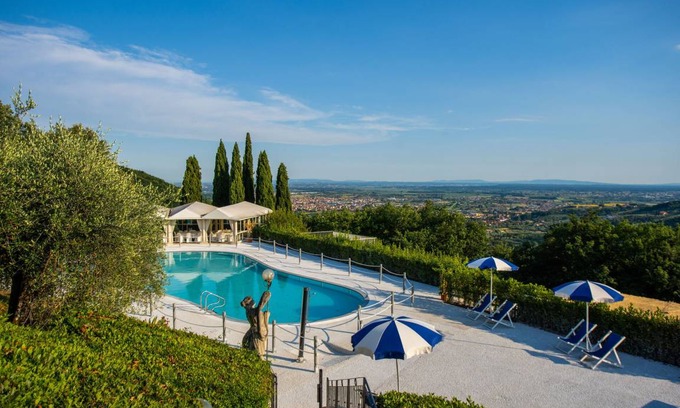 Pieve a Nievole Villa | 700 m² Villa ∙ 6 bedrooms ∙ 14 guests