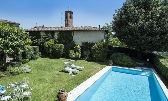 Montalcinello Villa | 700 m² Villa ∙ 8 bedrooms ∙ 13 guests