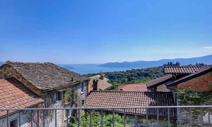 Bee House | 80 m² House ∙ 2 bedrooms ∙ 4 guests
