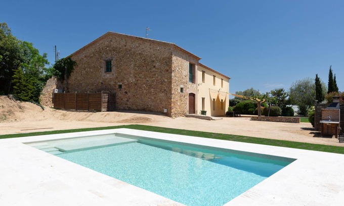 Palafolls Villa | 800 m² Villa ∙ 8 bedrooms ∙ 30 guests