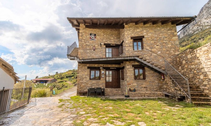 Valle de Lierp Apartment | 90 m² Apartment ∙ 3 bedrooms ∙ 6 guests