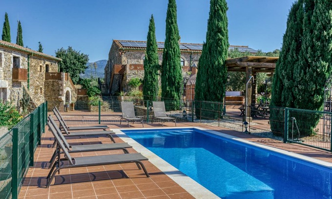 Mollet de Peralada House | 900 m² House ∙ 7 bedrooms ∙ 18 guests