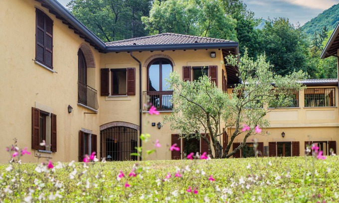 Canzo Villa | 950 m² Villa ∙ 6 bedrooms ∙ 13 guests