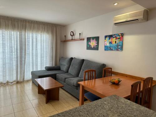 Roses Town Center Apartment | Agi Norfeu Park