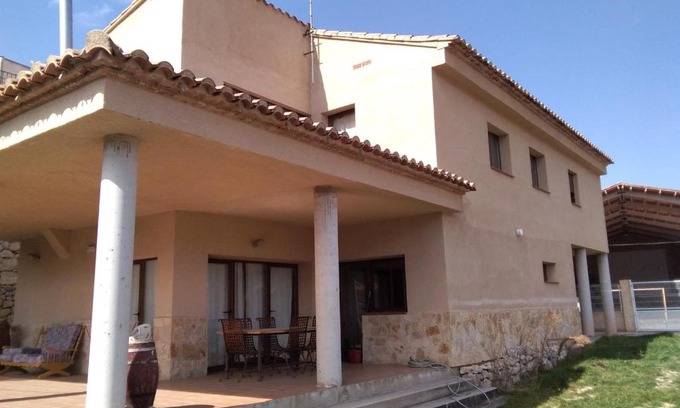Casas Altas Hostel | Albergue Fuente Bellido