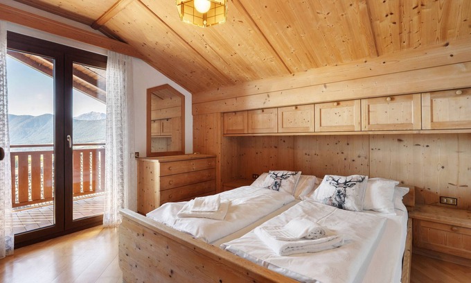 Fondo Apartment | Apartment 'Holzsuite' with Mountain View, Balcony and Wi-Fi