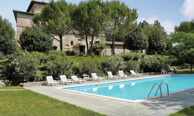 Collesanto Apartment | Apartment in Mantignana