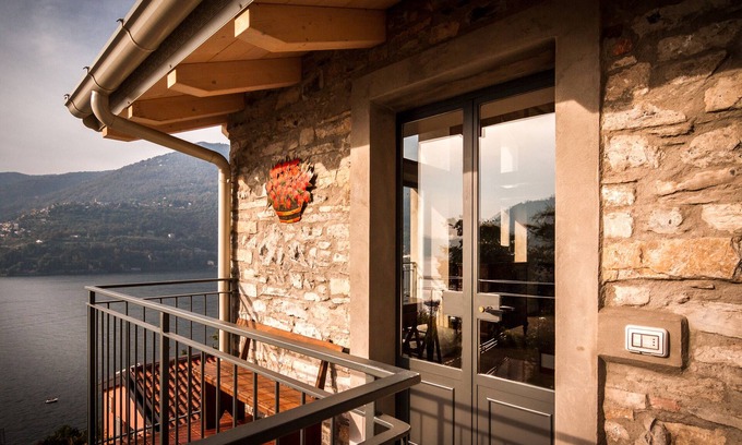 Blevio Apartment | Apartment 'Loft and Veranda on Lake Como' with Lake View, Wi-Fi and Air Conditioning
