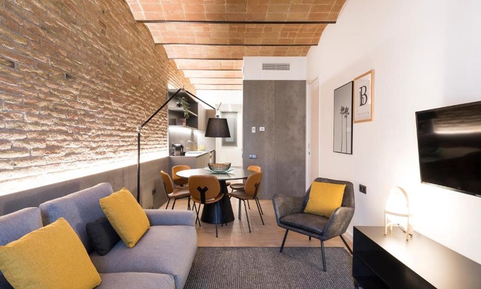 La Sagrada Familia Apartment | Aspasios Sagrada Familia Apartments