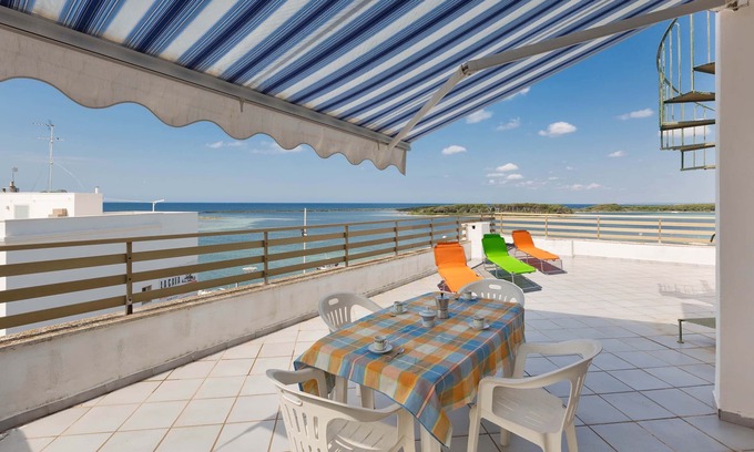 Porto Cesareo Apartment | Attico Isola dei Conigli by BarbarHouse