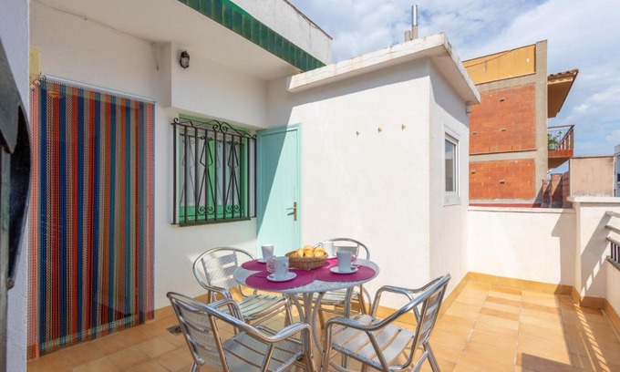 Roses Town Center Apartment | Basic Comfort Apartment Poeta Marquina 2º 2027