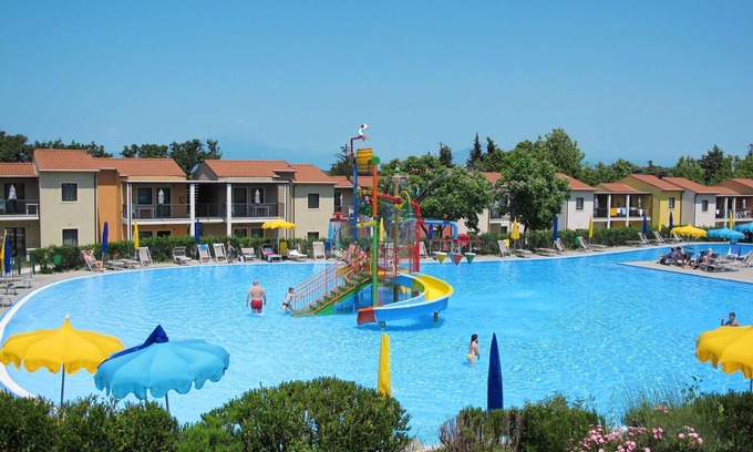 Cavalcaselle Apartment | Beautiful apartment for 6 people with pool, WIFI, A/C, TV and balcony