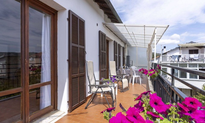 Marina di Andora Apartment | Beautiful apartment for 6 guests with WIFI, balcony and panoramic view
