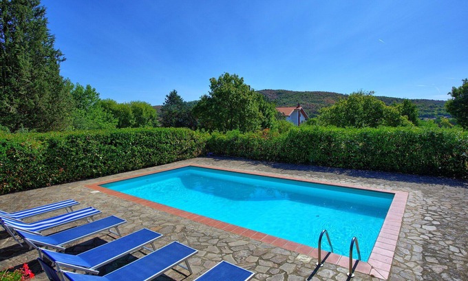 Bucine Villa | Beautiful private villa for 8 people with private pool, WIFI, TV, balcony and panoramic view