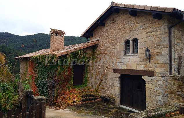 Esteribar Cottage | Cabin ∙ 5 bedrooms ∙ 10 guests