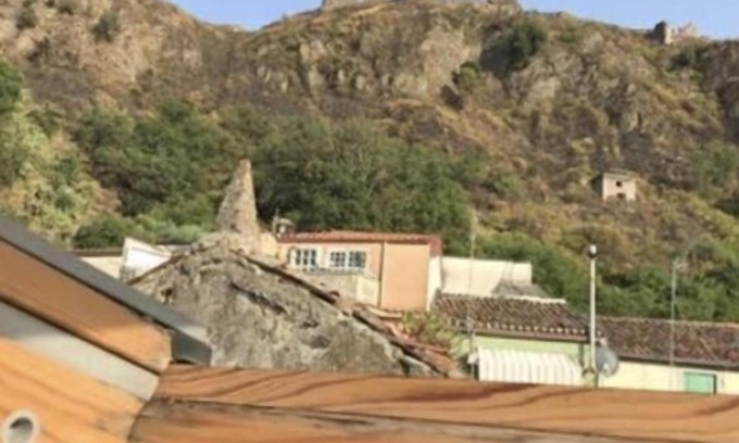 Francavilla di Sicilia House | Casa in Stile Siciliano Vicino Alle Gole e Giardini Naxos