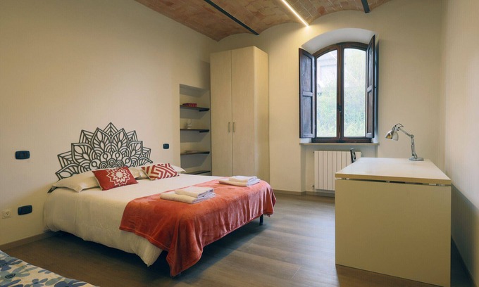 Siena Apartment | Comfortable apartment, just outside the walls
