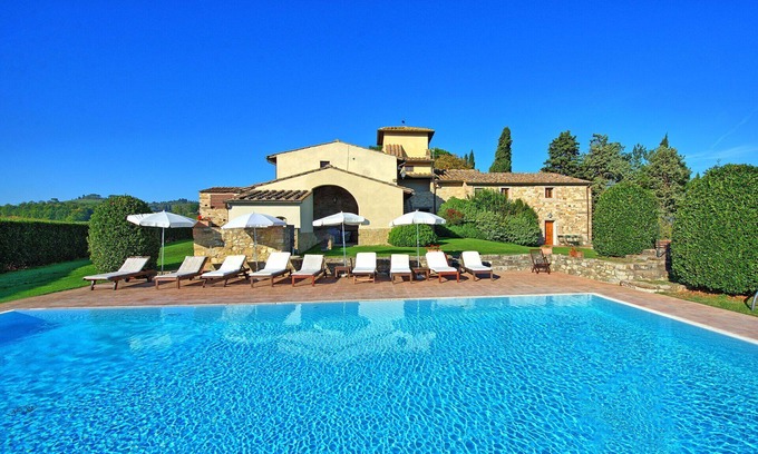 San Casciano in Val di Pesa Apartment | Cosy apartment with WIFI, pool, TV, pets allowed and panoramic view, close to Greve In Chianti