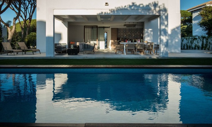 Cabo Roche Villa | Del Sol. Modern Andalus, beach access and views