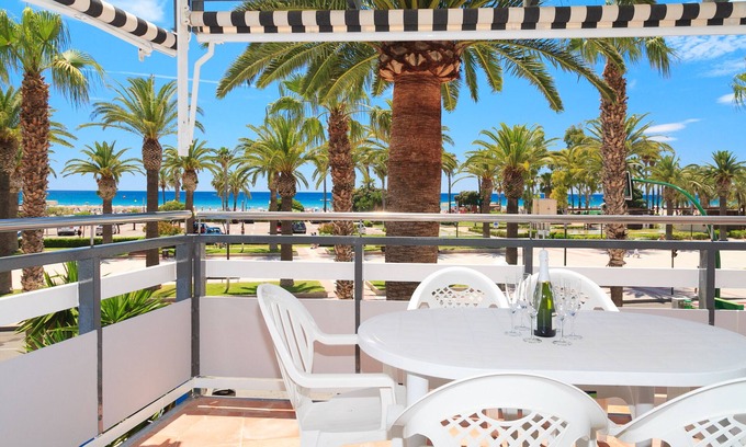 Salou City Centre Apartment | Fantastic Sea Front Apartment - UHC RODAS 322