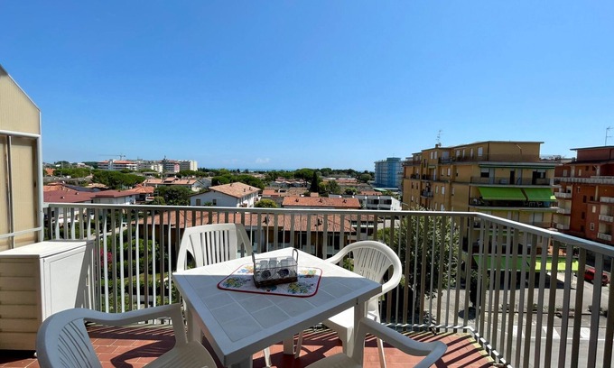 Porto Santa Margherita Apartment | Flat by the sea with a balcony