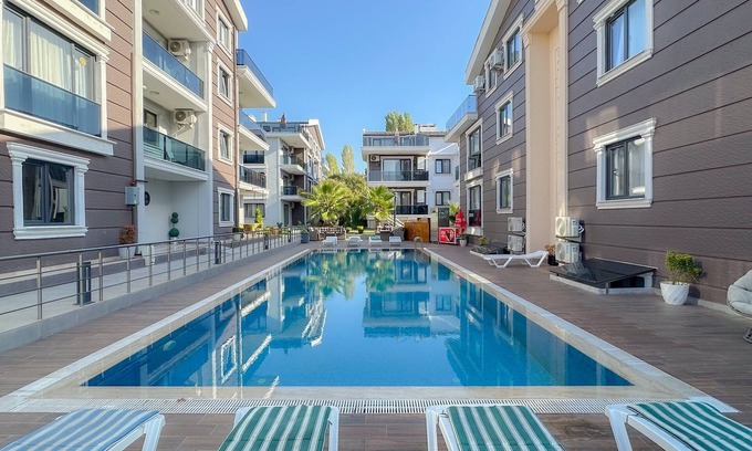 Cinarcik Apartment | Flower City Suites