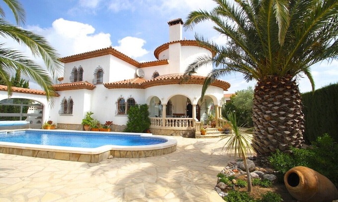 Miami Platja Villa | GRANADA Villa piscina, jardín, BBQ, Wifi gratis