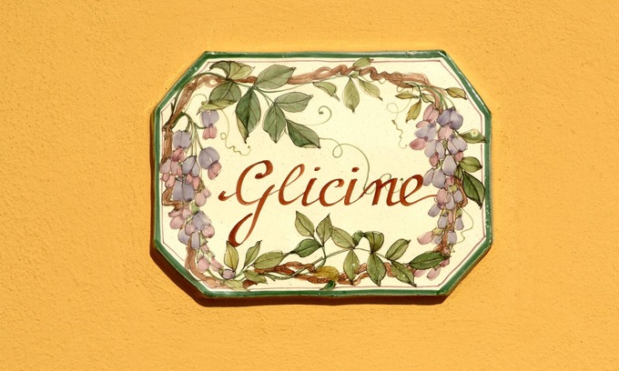 Castelnuovo Magra Apartment | Holiday Apartment "Agriturismo Monteverde - Glicine" with Shared Pool, Private Terrace & Wi-Fi