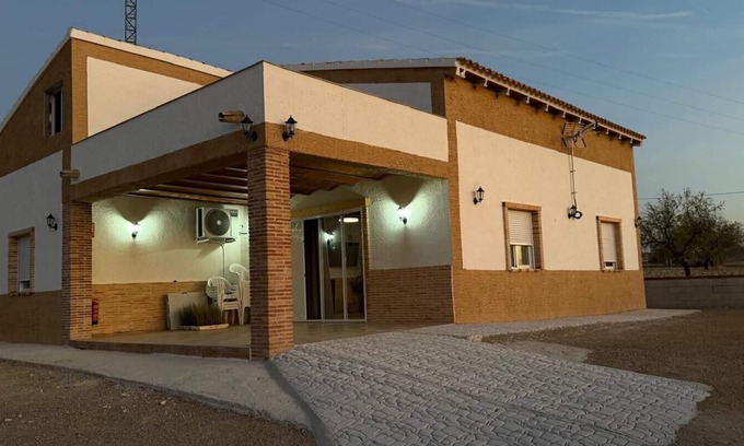 Albudeite House | Holiday Home 'Casa Rural El Jardín De Sara' with Mountain View, Wi-Fi and Air Conditioning