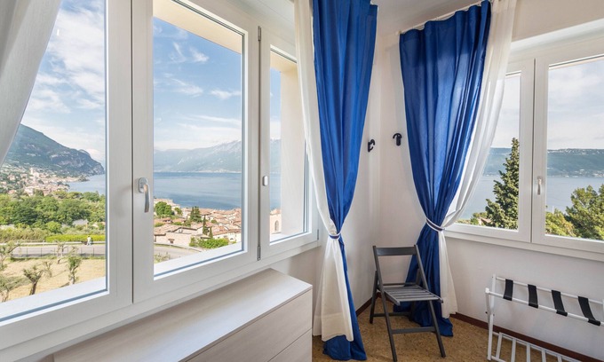 Villavetro House | Holiday Home 'Casa Vacanze Gran Panorama' with Lake View, Private Terrace and Wi-Fi