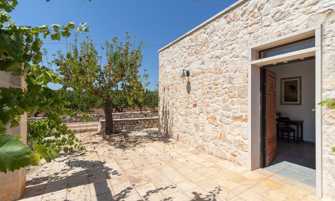 Alcanterini Apartment | Holiday Home 'Fico' with Private Terrace, Private Garden and Air Conditioning