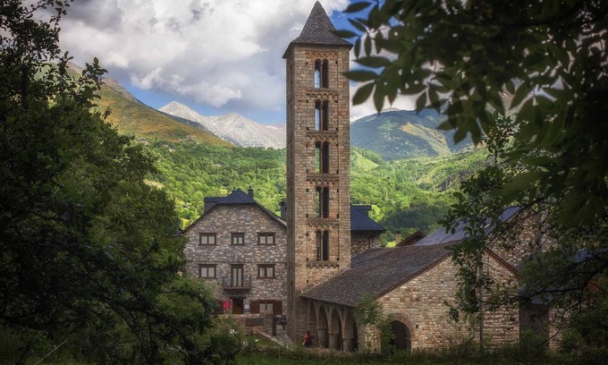 Erill la Vall Hostel | Hostal La Plaça