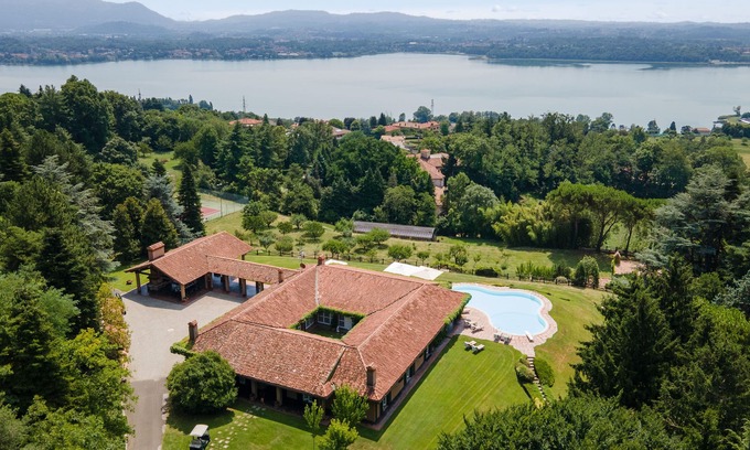 Carella Villa | Tenuta di Eupilio 18, Emma Villas