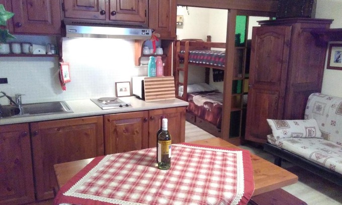 Cervinia Apartment | La Conifera studio apartment Cervinia - no internet connection