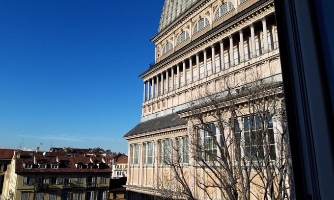 Historic Centre Apartment | La Mole apartment