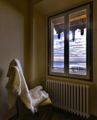 Liano-Formaga House | La Villanella - Theater Home