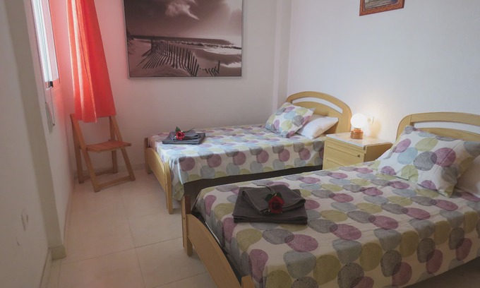 Los Cuarteros Apartment | Large apartment near the beach