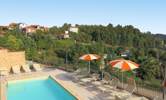 Cossombrato Apartment | Lovely apartment for 3 guests with pool, A/C, WIFI, TV, patio and pets allowed