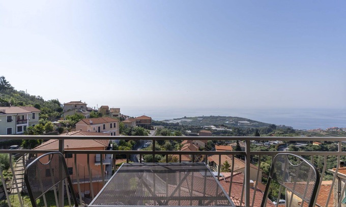 Terzorio Apartment | Lovely apartment for 6 people with WIFI, A/C, balcony and pets allowed