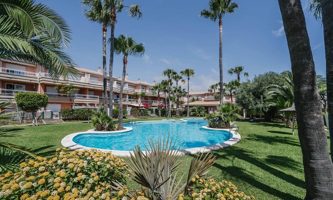 Javea Apartment | Luxury 2 bed Apartment with garden, a/c, pool, near beach
