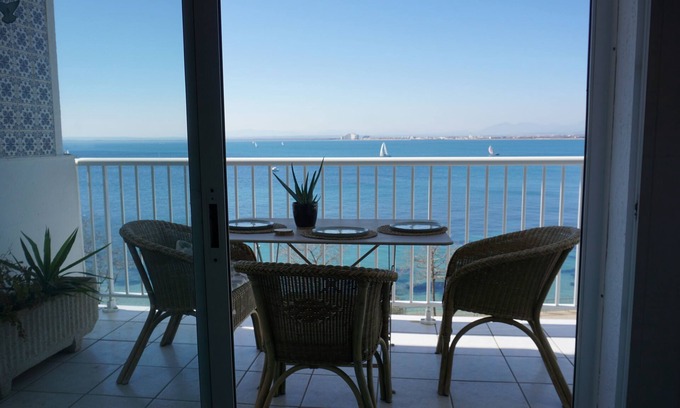 Almadraba-Canyelles Apartment | Luxury apartment by the sea with stunning views!