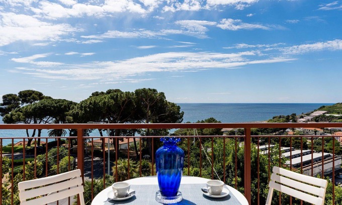 Bussana Apartment | Nice apartment for 6 guests with A/C, WIFI, TV, balcony and pets allowed