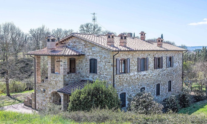 Lidarno Villa | Nice apartment in villa for 6 people with pool, WIFI, TV, patio and pets allowed