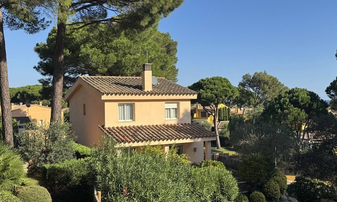 Pals Villa | Pinamar 2 - Pool, A/C and near the beach