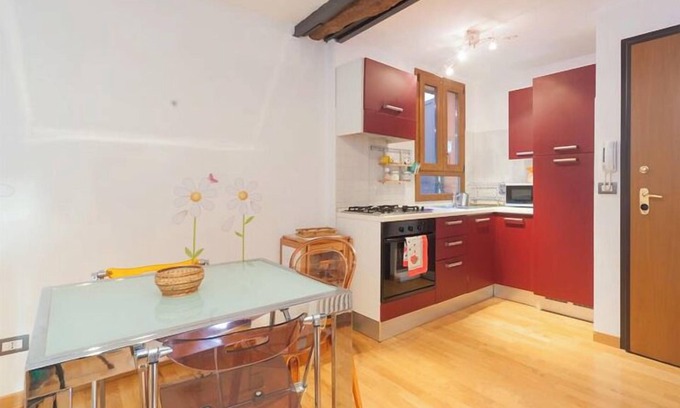 Historic Center Apartment | Pisolo in città home holidays inside the city center