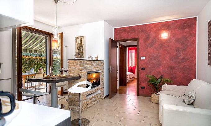 Montioni Apartment | Regarda - wine apartment Promenade in the centre with garden and pool