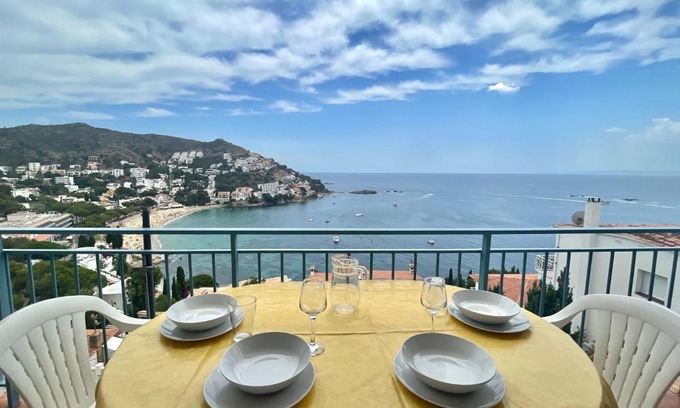 Almadraba-Canyelles Apartment | Rodas