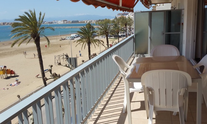 Roses Town Center Apartment | ROSES Super apartment PREMIERE LIGNE de MER for 6.- 8 PERSONES CENTRE VILLE