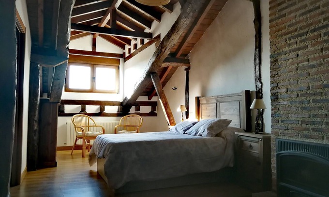 Sotobanado Y Priorato Cottage | Sarmiento Villa with heated pool